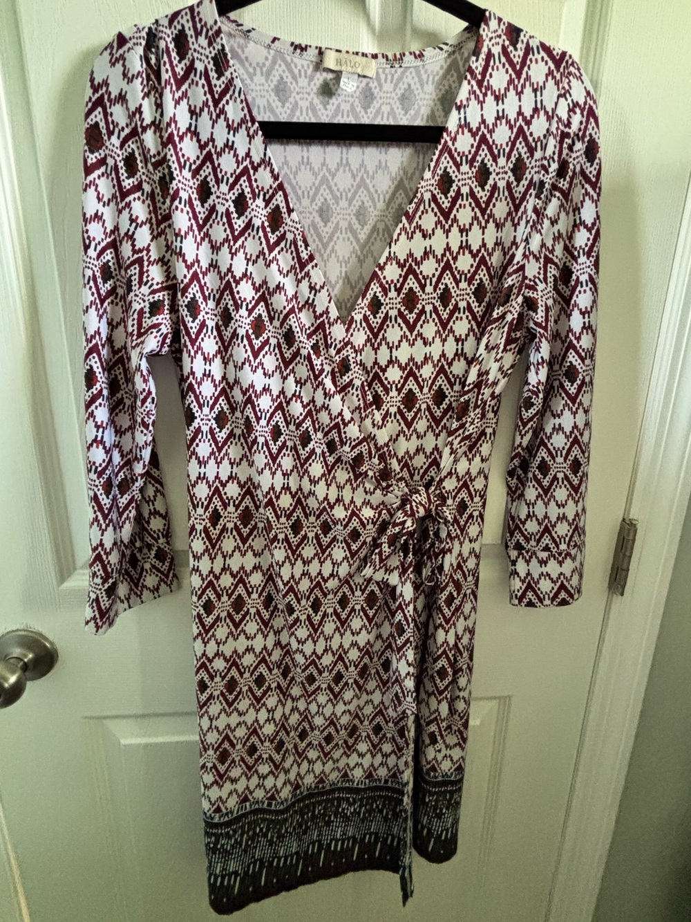 😍Halo Long Sleeve Wrap Dress in Burgundy Geo Print Size Large